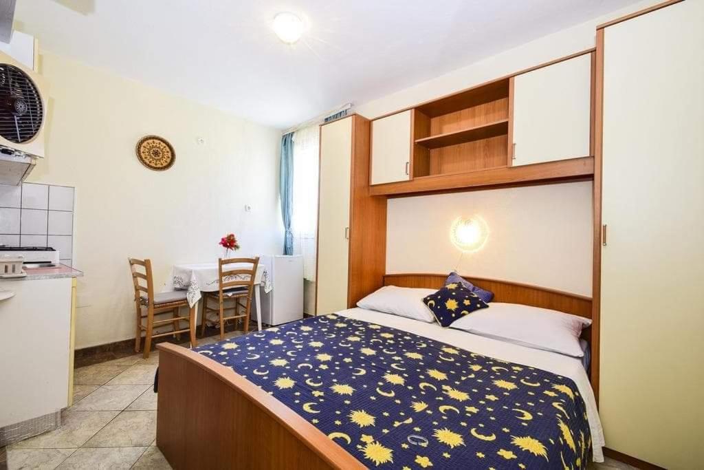 Apartmani Krizanovic Vodice Zewnętrze zdjęcie